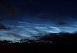 Минувшей ночью в небе над Омском наблюдалось редкое атмосферное явление