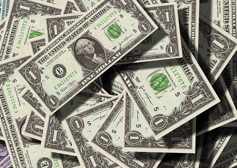 Эксперт прогнозирует падение курса доллара до 30 рублей