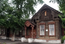 Омскому музею выдали предписание из-за здания на Театральной