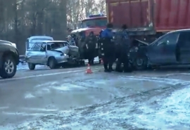 В случайном ДТП на Левом берегу Омска пострадало 4 человека
