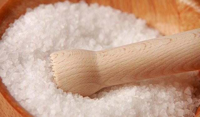Замена пищевой соли поможет избежать сердечных заболеваний