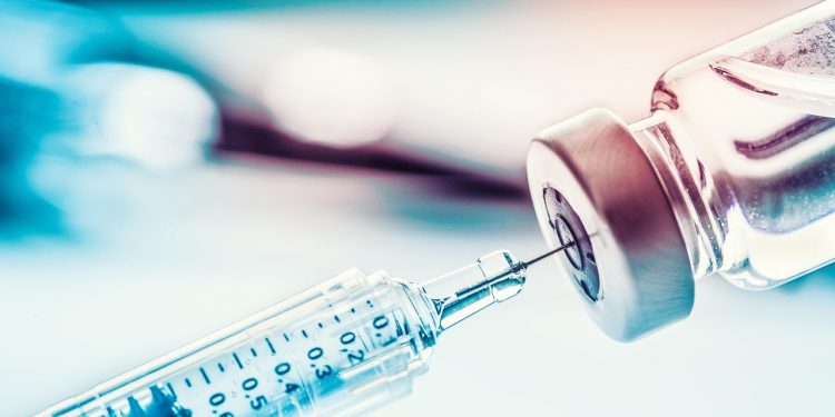 Перечислены побочные эффекты российской вакцины от коронавируса