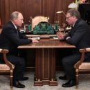 Глава Омской области Александр Бурков готовится к встрече с президентом России Владимиром Путиным