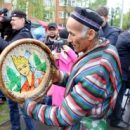 Фоторепортаж из-под зонтика: в Омске прошел многонациональный семейный праздник