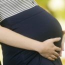 В Омске 16-летняя школьница родила от наркоторговца со стажем