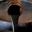 Омичей обвиняют в обмане россиян с нефтью и бензином