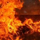 В Омске полыхает крупный цех