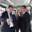 Александру Буркову презентовали новый экологичный транспорт для Омска