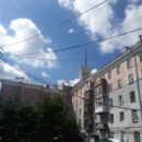 Аварийная башня в доме со шпилем в Омске принадлежит гражданке Канады