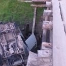 В Омской области погиб молодой парень на УАЗе погиб, свалившись с моста