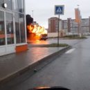 Возле руин «Арены Омск» рано утром полыхала маршрутка