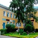 Полиция проверит омскую воспитательницу детсада, которая пнула ребенка