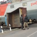 В Омской области поезд протаранил грузовик