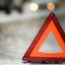 В центре города омичка на «Мерседесе» въехала в стоящие машины – пострадали четверо человек