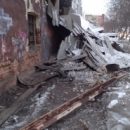 Обрушение бывших складов Минобороны в центре Омска попало на видео