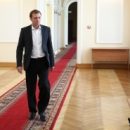 Омский депутат Провозин, предлагавший экономить на многодетных, закрутил бизнес на школьниках
