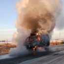 На трассе под Омском сгорела поставленная по федеральной программе карета скорой помощи