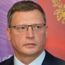 Омский губернатор Александр Бурков анонсировал сроки победы над коронавирусом