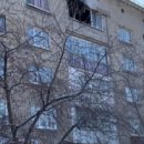 В страшном пожаре в омской пятиэтажке погиб человек