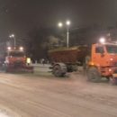 Омичей просят не вставать на пути уборочной техники