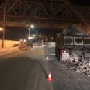 Страшная авария в Ленинском округе Омска: опора ЛЭП придавила дорожного рабочего